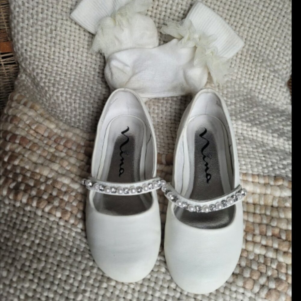 Girl's size 10 Nina's shoes mary janes pageant beauty flats ooc casual white